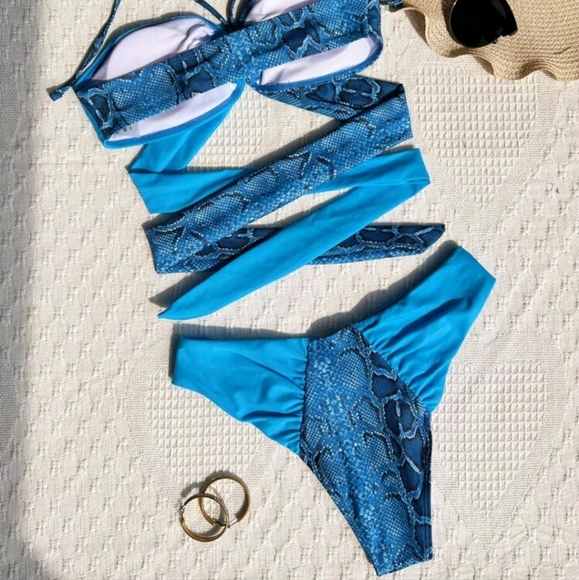 NEW 💙SNAKESKIN PRINT HALTER BIKINI SWIMSUIT 👙 - Picture 4 of 7